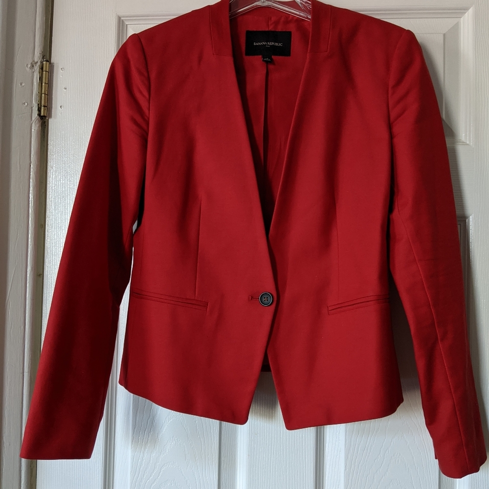 Banana Republic red collarless blazer size 4